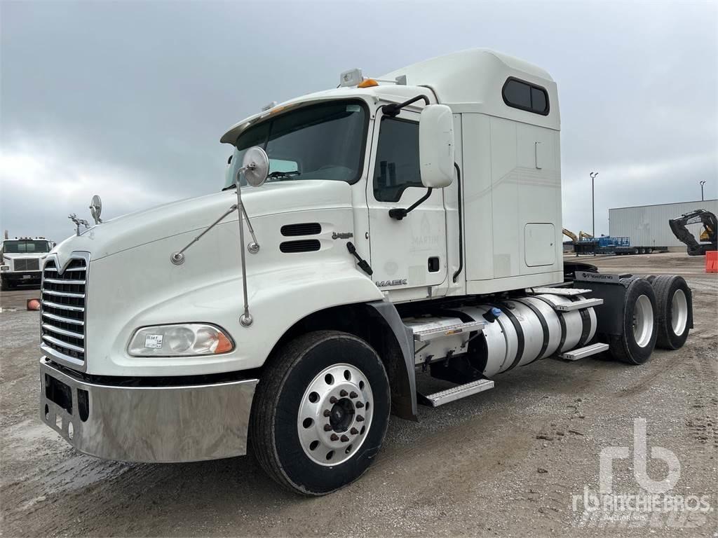 Mack CXU613 Влекачи