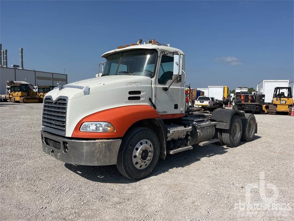 Mack CXU613 Влекачи