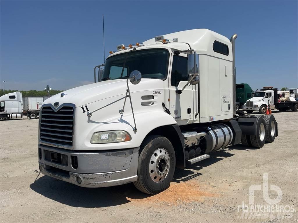 Mack CXU613 Влекачи