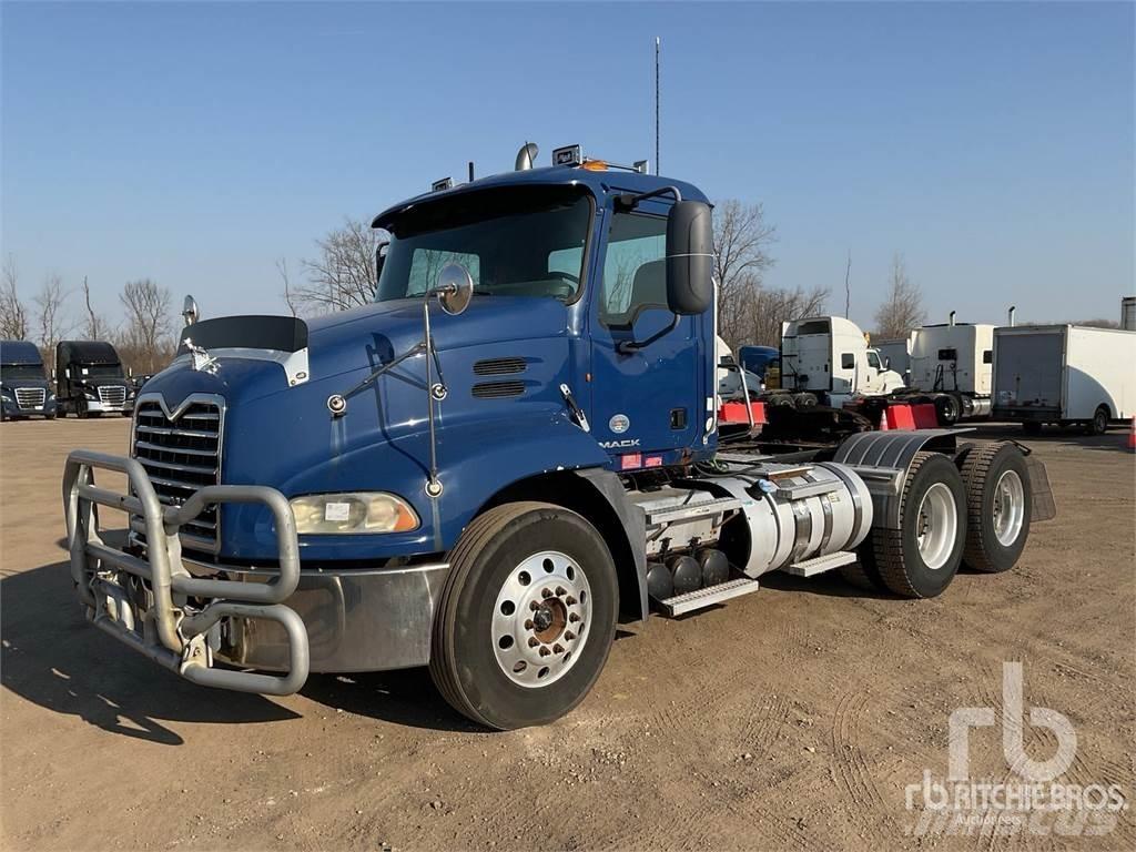 Mack CXU613 Влекачи