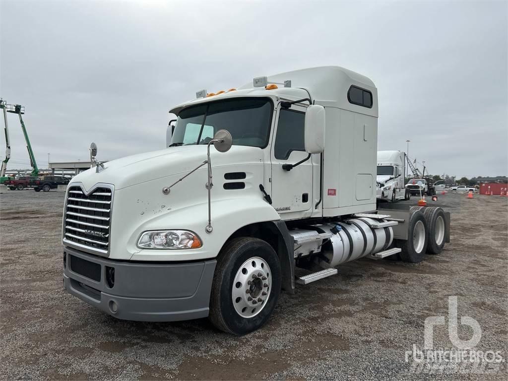 Mack CXU613 Влекачи