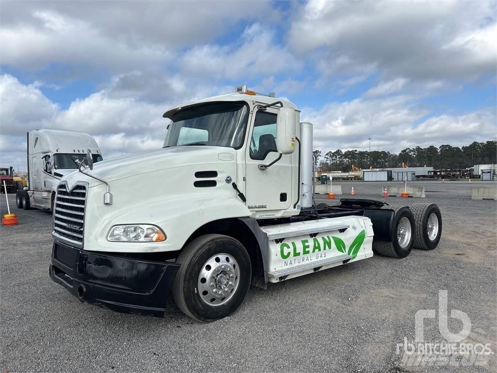 Mack CXU633T Влекачи