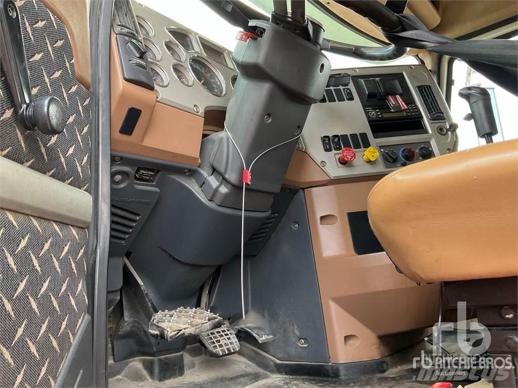 Mack GU713 Самосвал