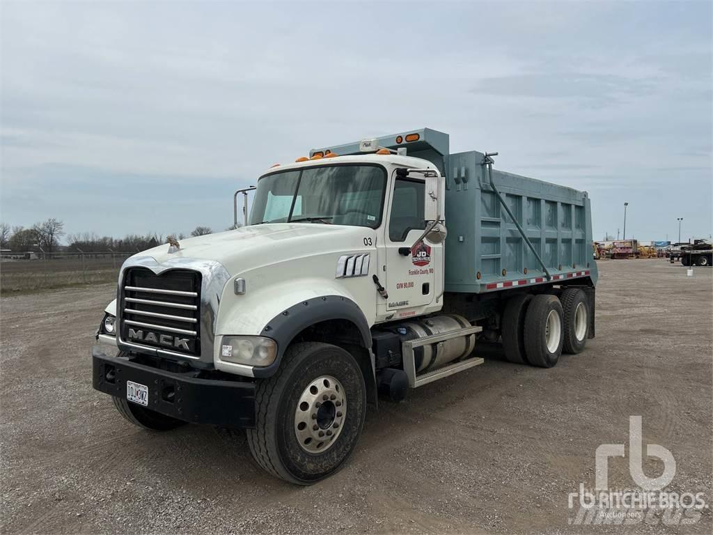 Mack GU713 Самосвал
