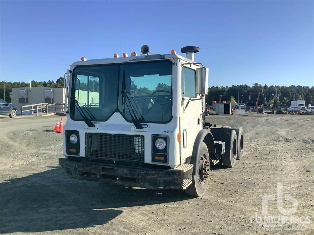 Mack MR688S Влекачи