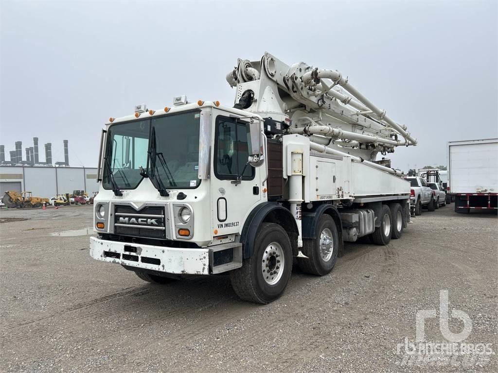 Mack MRU613 Автобетоновози
