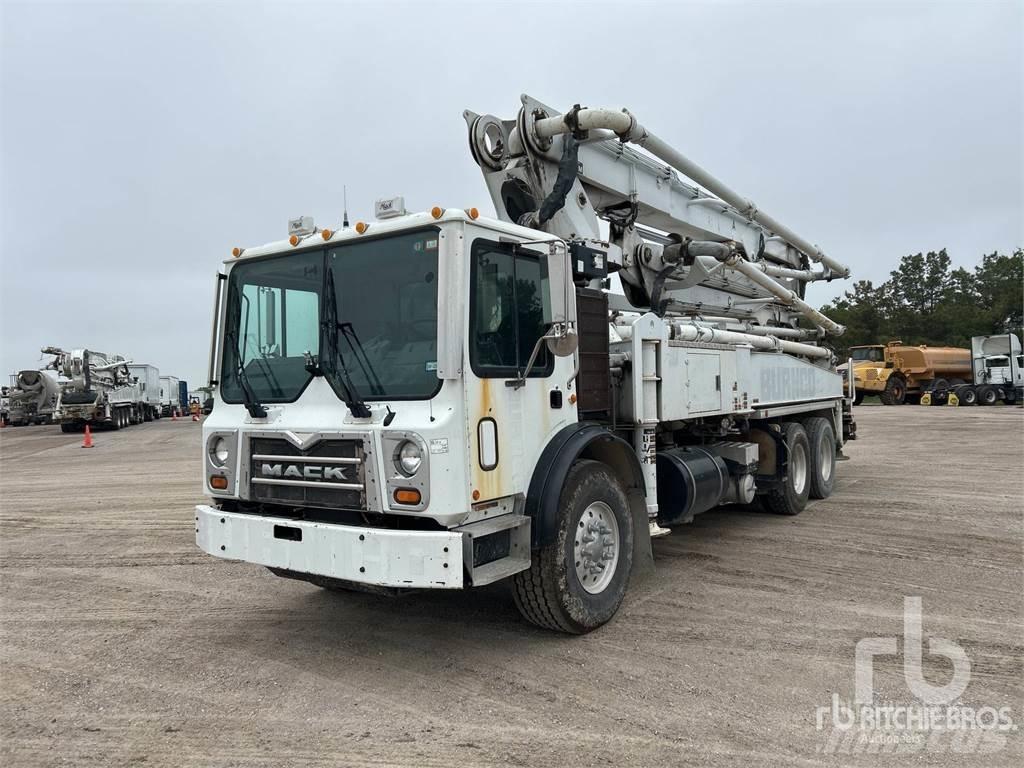 Mack MRU613 Автобетоновози
