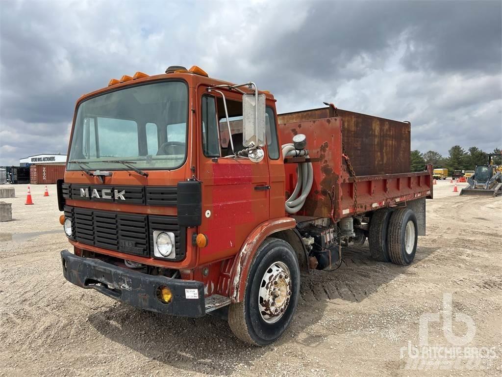 Mack MS200 Цистерни за вода
