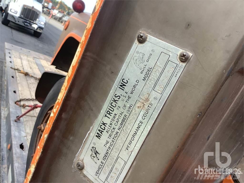 Mack R685ST Влекачи