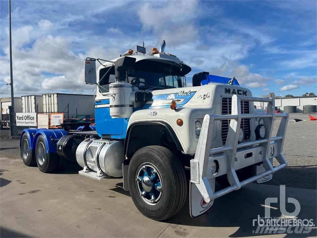 Mack R688RS Шаси кабини