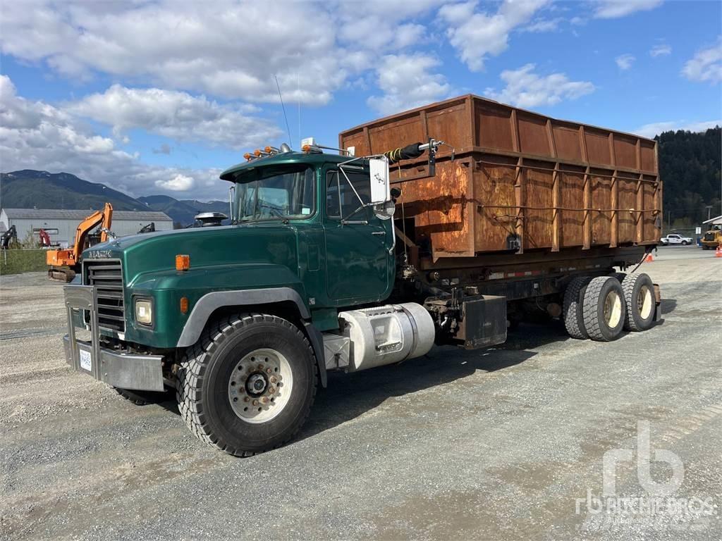 Mack RD688S Разглобяеми надстойки