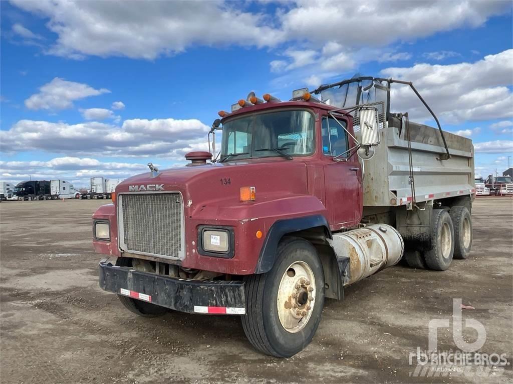 Mack RD688S Самосвал