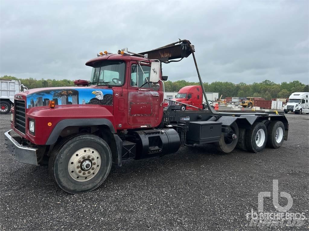 Mack RD688S Разглобяеми надстойки