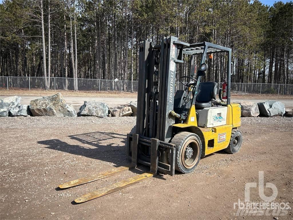 Mitsubishi FG25 Дизелови камиони