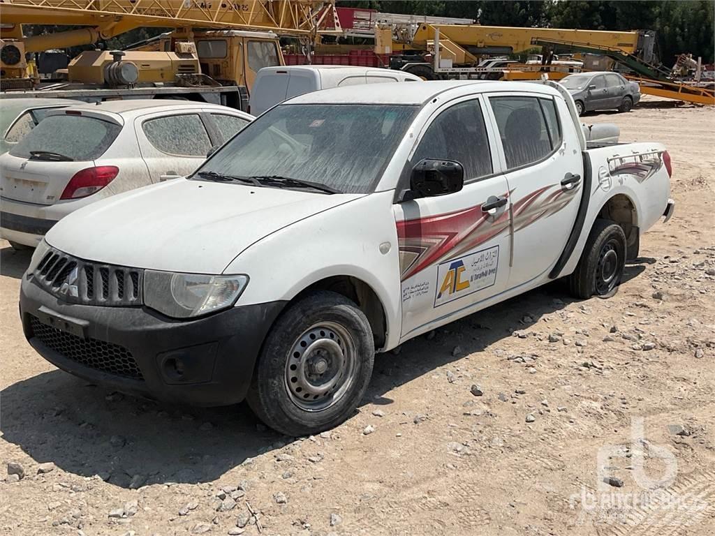 Mitsubishi L200 Пикапи