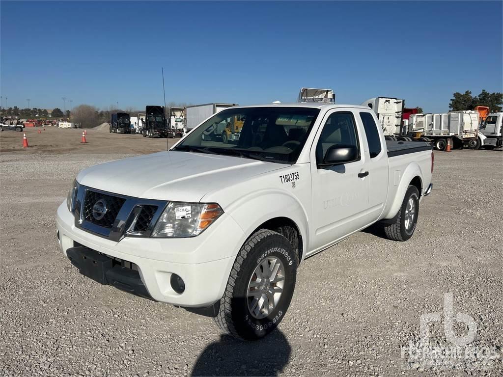 Nissan FRONTIER Пикапи