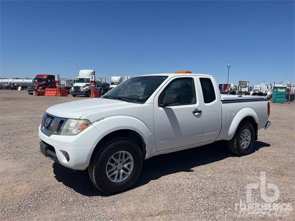 Nissan FRONTIER Пикапи