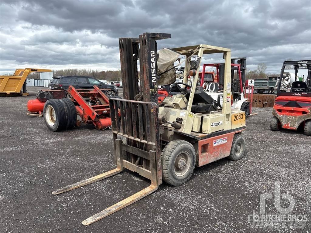 Nissan RH02A25V Дизелови камиони