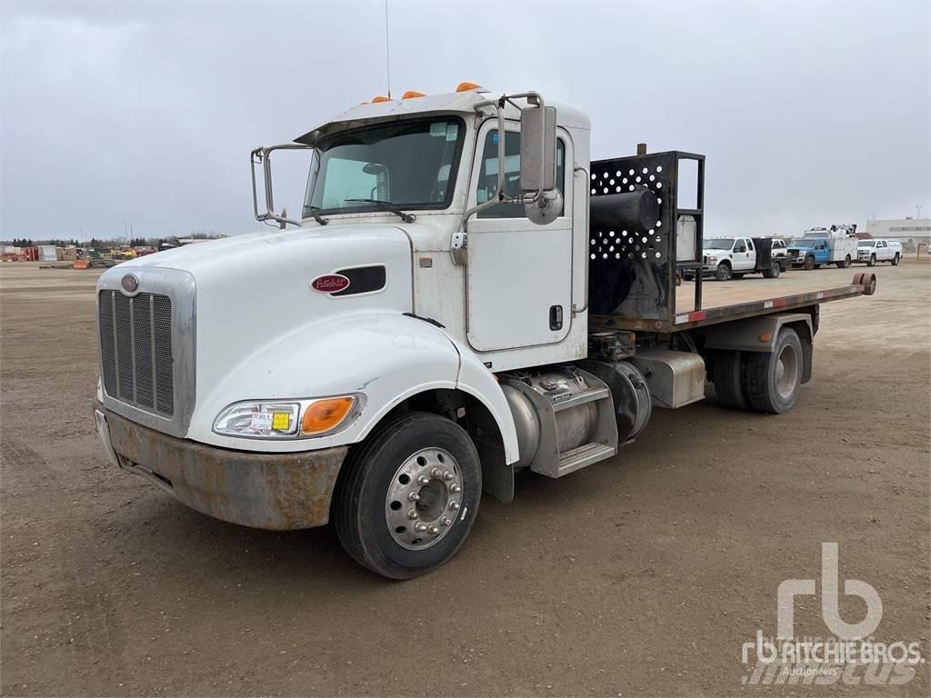 Peterbilt 330 Камиони с кран с кука