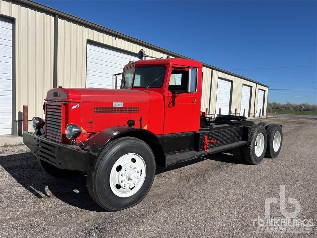 Peterbilt 354DT Влекачи
