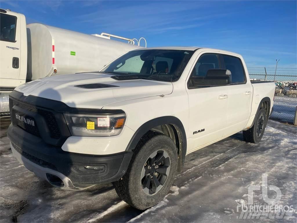 RAM 1500 Пикапи