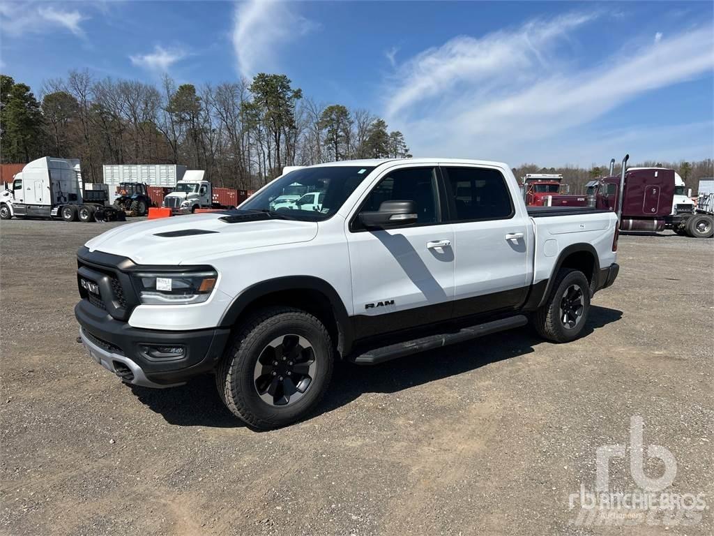 RAM 1500 Пикапи