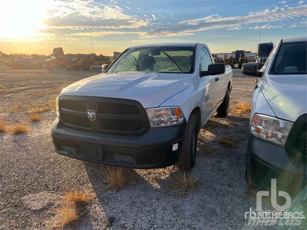 RAM 1500 Пикапи