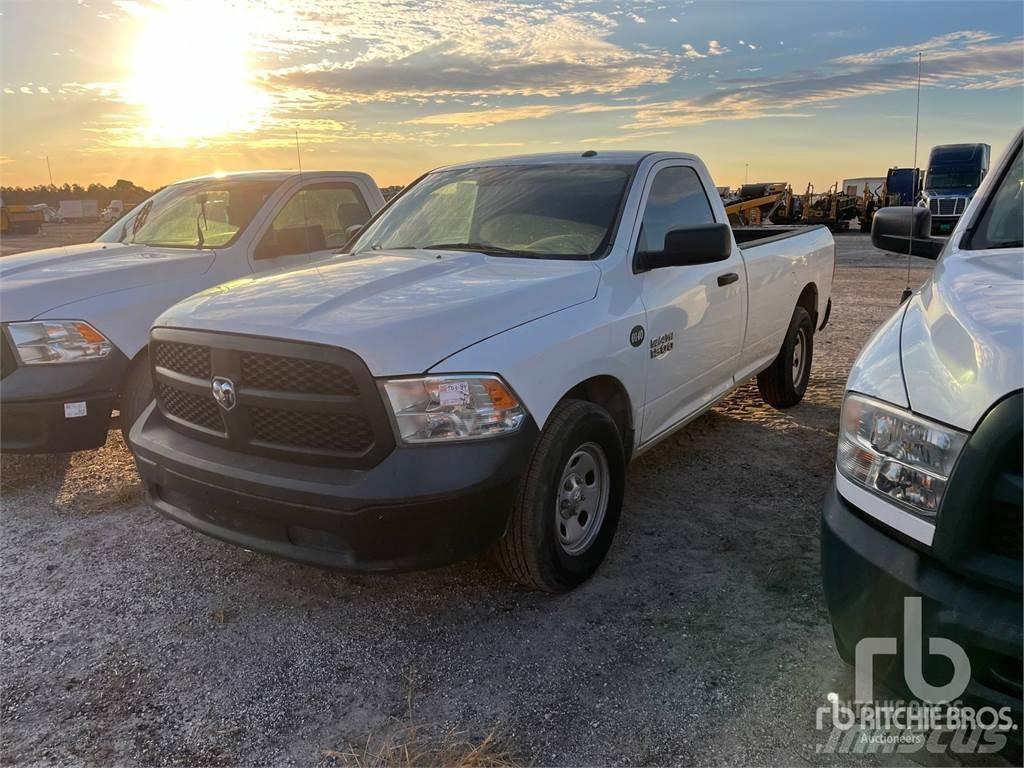 RAM 1500 Пикапи