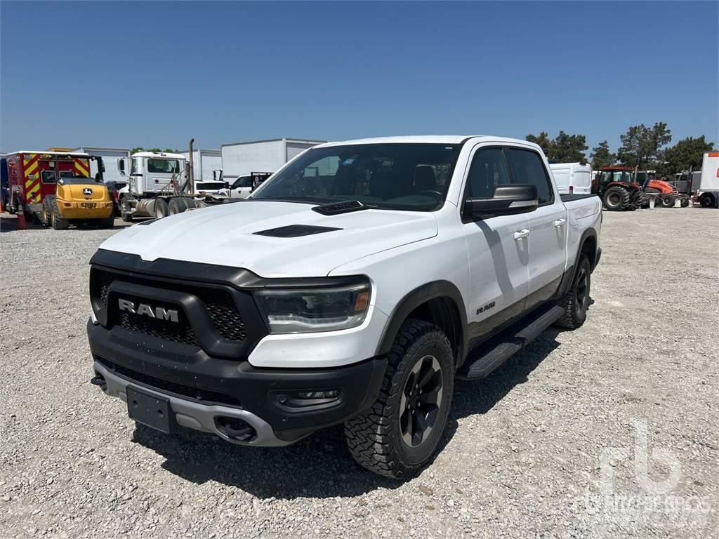RAM 1500 Пикапи