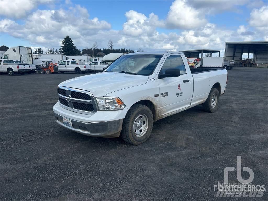 RAM 1500 Пикапи