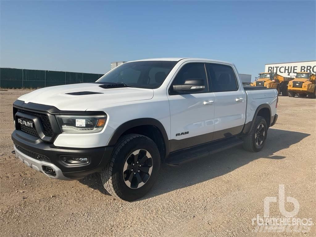 RAM 1500 Пикапи