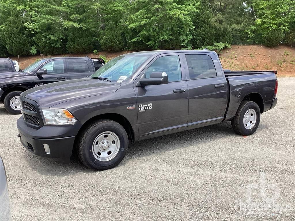 RAM 1500 Пикапи