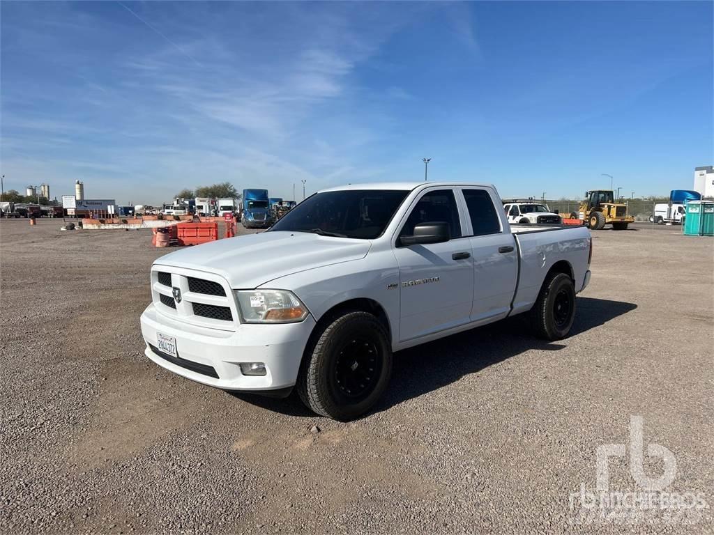 RAM 1500 Пикапи