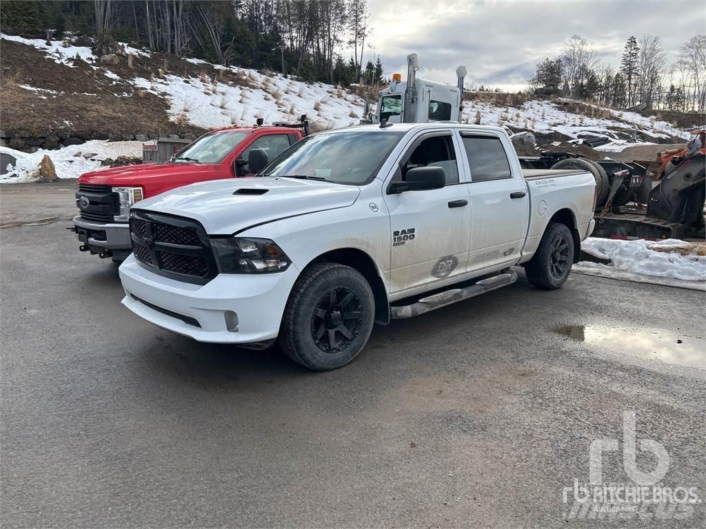RAM 1500 Пикапи