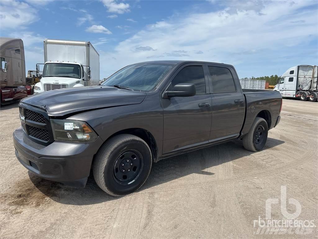 RAM 1500 Пикапи