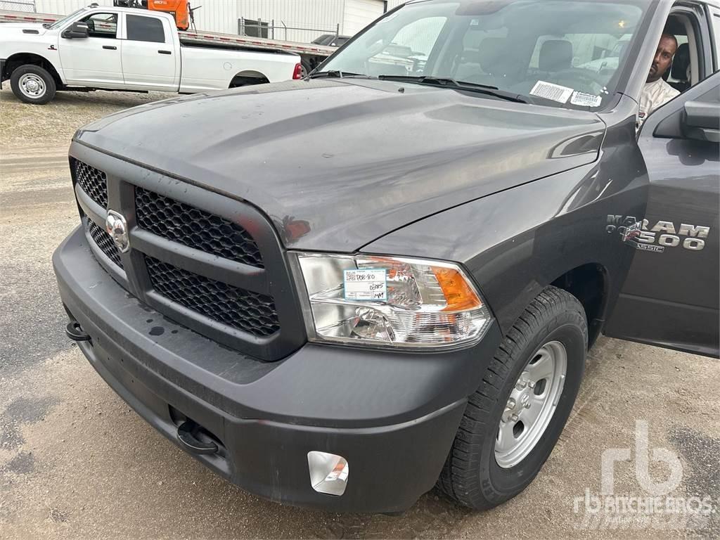 RAM 1500 Пикапи