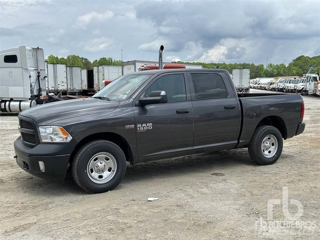 RAM 1500 Пикапи