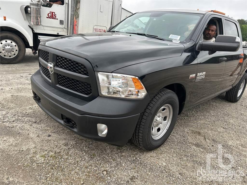 RAM 1500 Пикапи