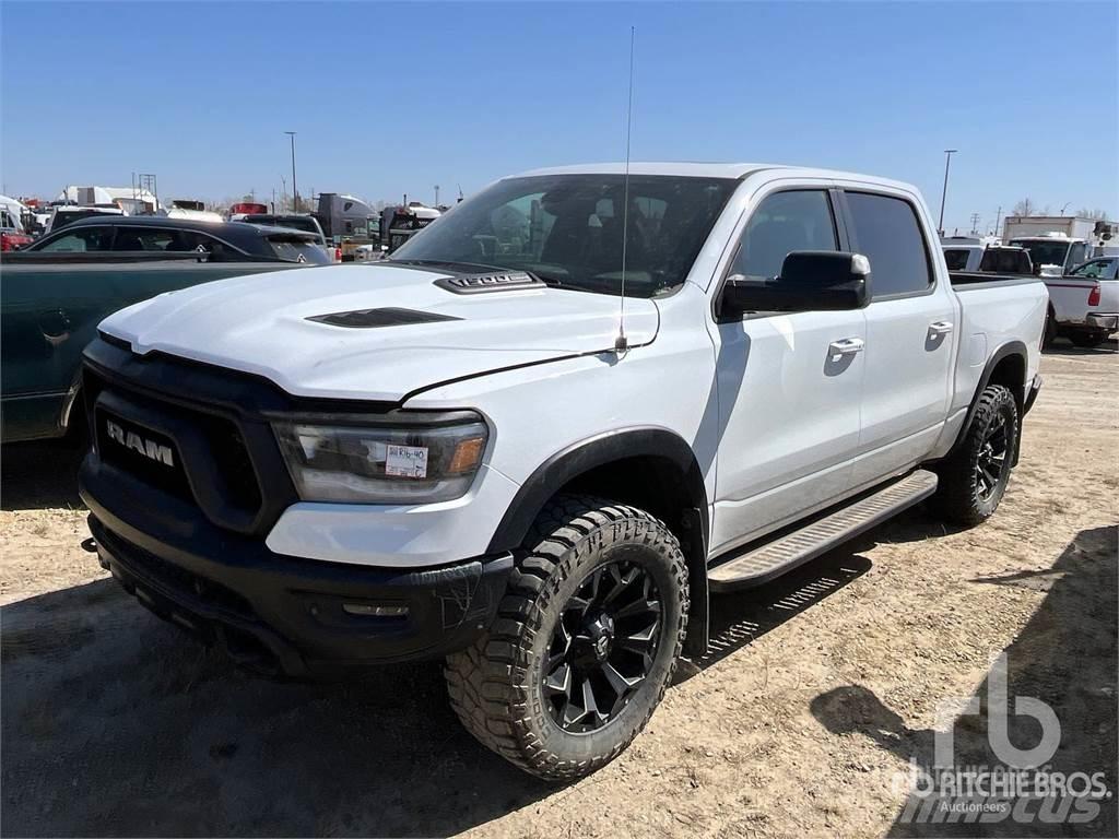 RAM 1500 Пикапи