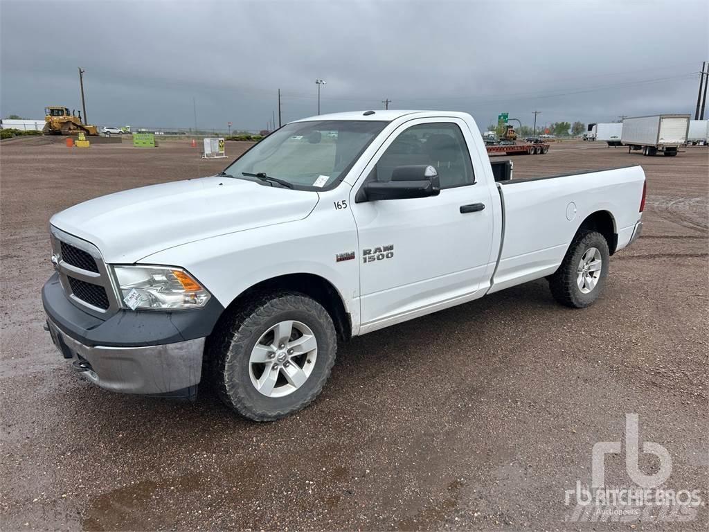 RAM 1500 Пикапи
