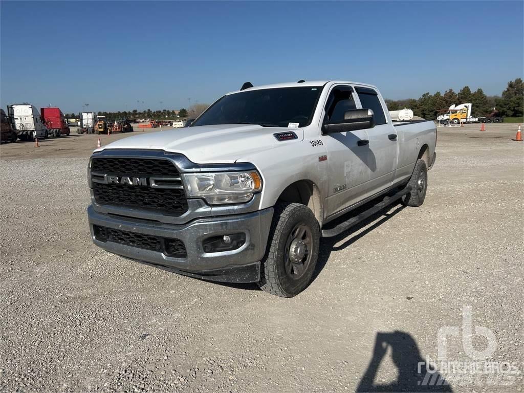 RAM 2500 Пикапи
