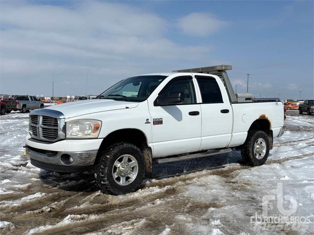 RAM 2500 Пикапи