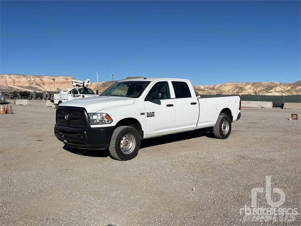 RAM 2500 Пикапи