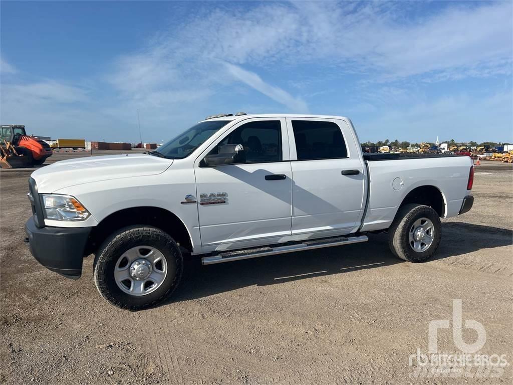 RAM 2500 Пикапи