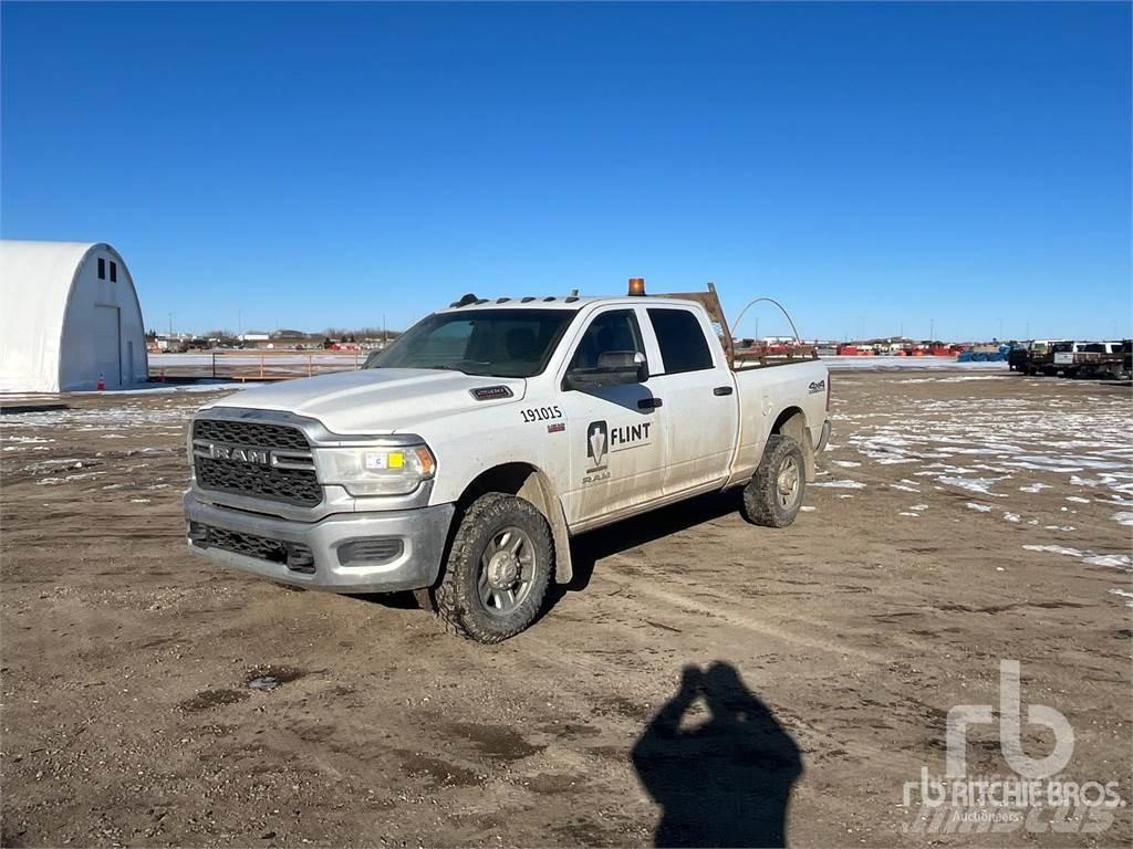 RAM 2500 Пикапи
