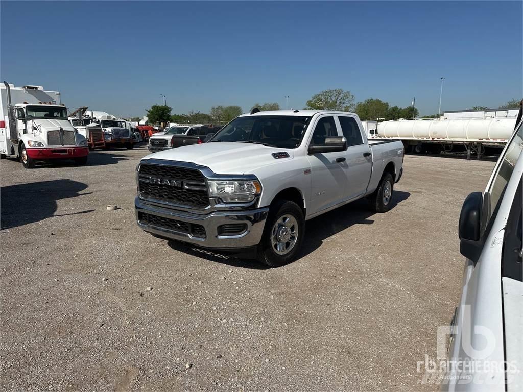 RAM 2500 Пикапи