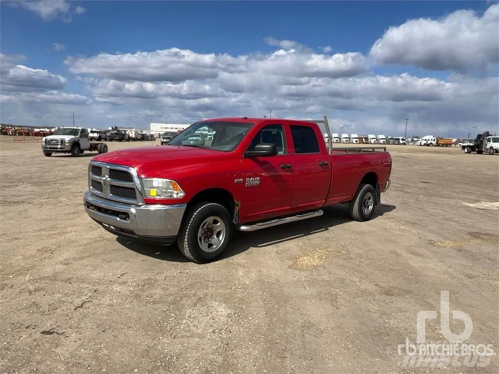RAM 2500 Пикапи