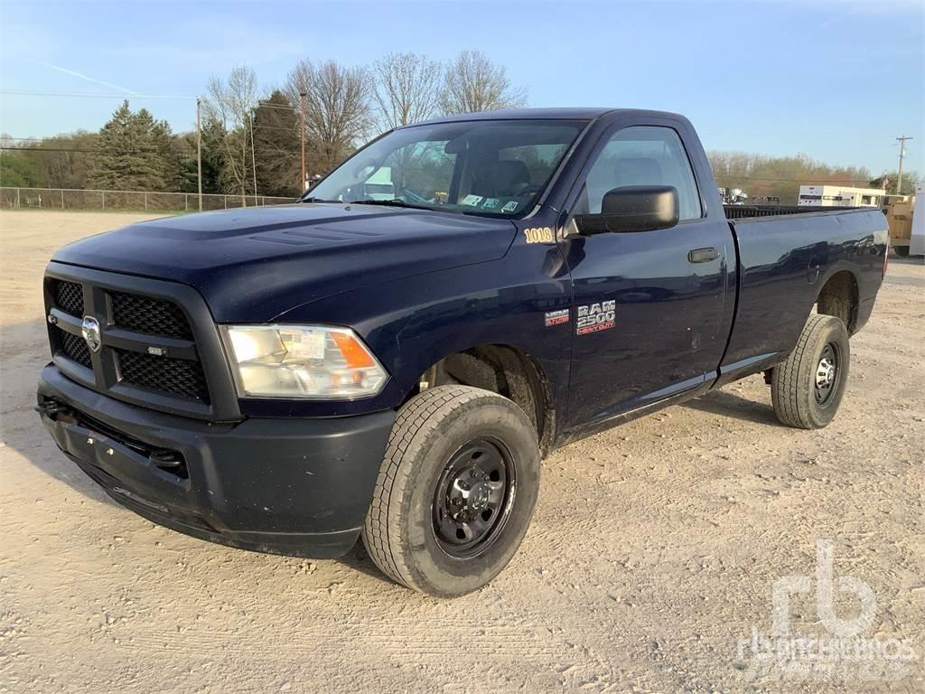 RAM 2500 Пикапи
