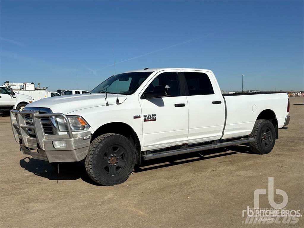 RAM 2500 Пикапи
