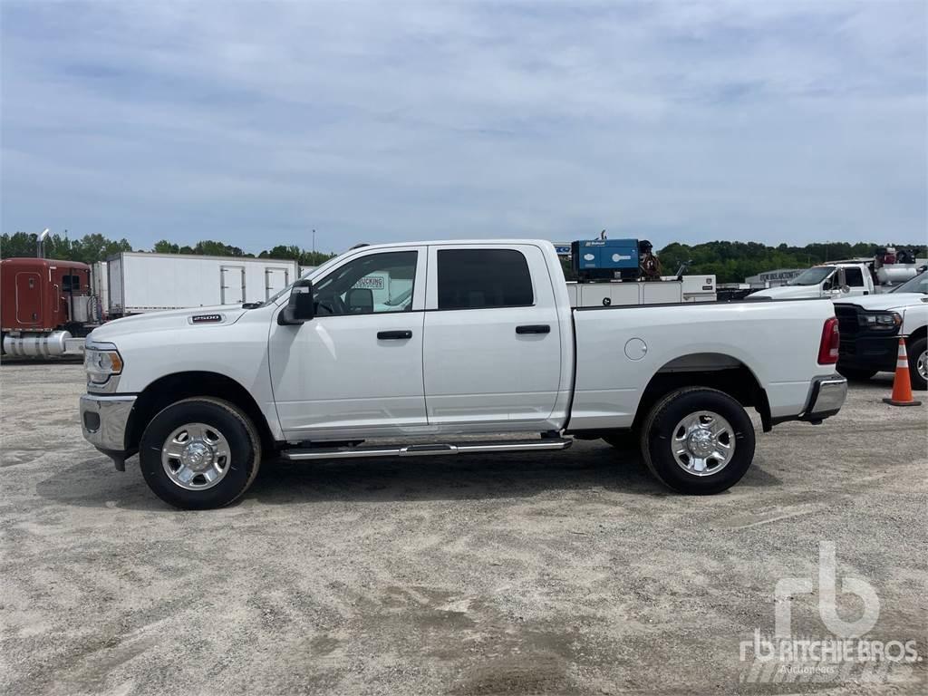 RAM 2500 Пикапи